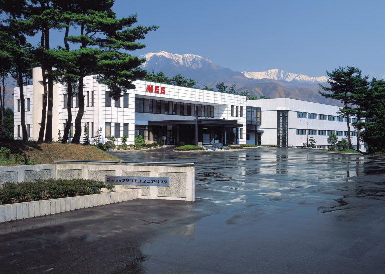 設計の「こうあるべき」を追い求めた１０年間 PDMによるデータの一元管理を実現し 会社全体で一貫したデータのやりとりが可能に